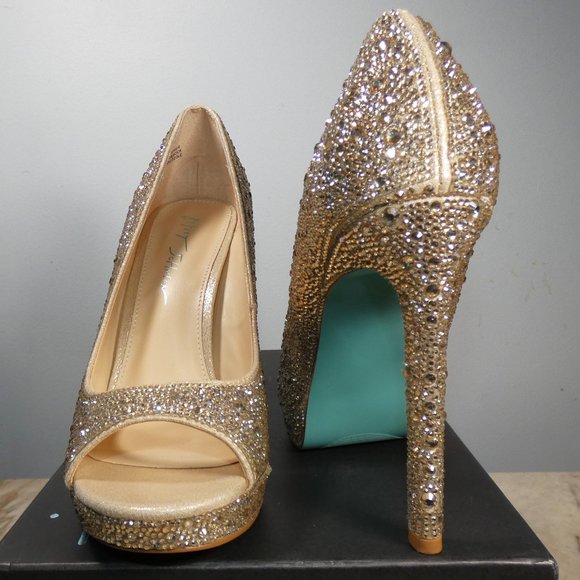 Blue by Betsey Johnson Shoes - NiB SPARKLING Betsey Johnson Dane Peep Toe Pump, Light Gold, 8.5